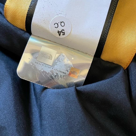 The North Face Men’s McMurdo Parka In Flax - Picture 10 of 10